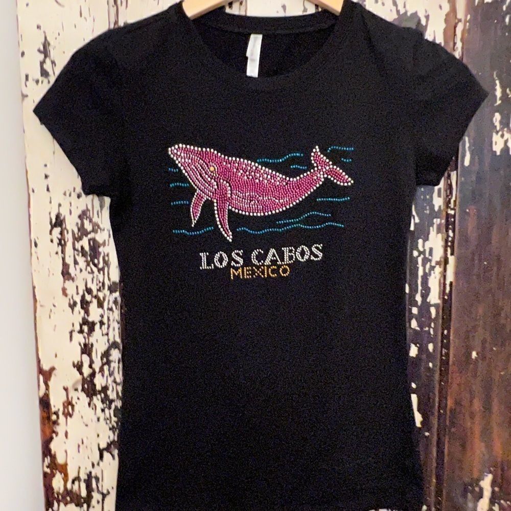 EUC sparkly sequined dolphin souvenir top. Size L